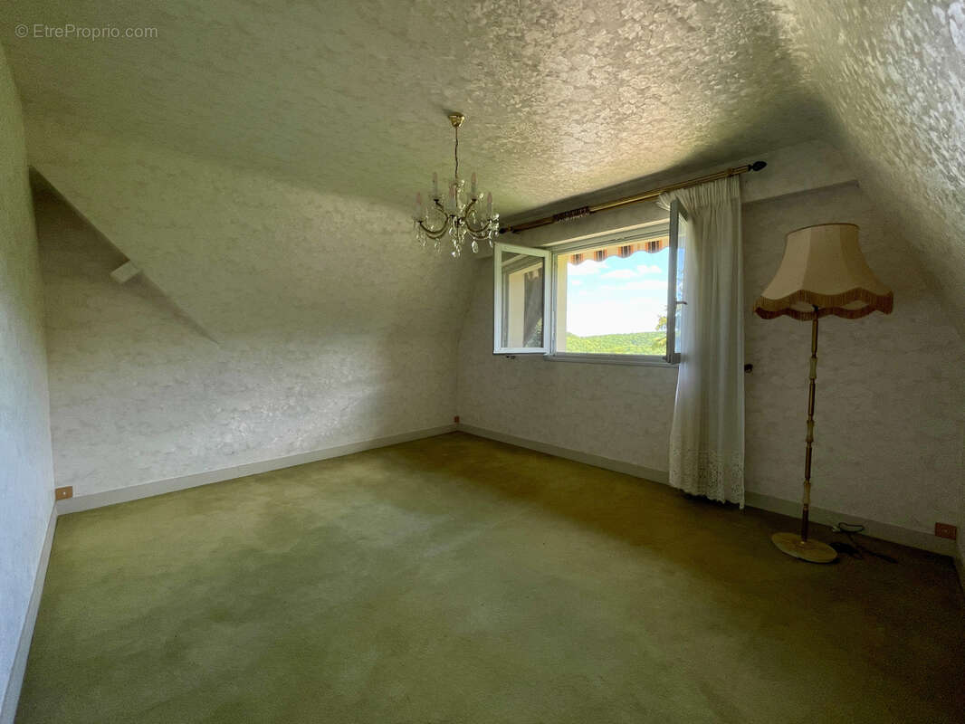 Maison 5 chambres sur sous-sol total - photo 8
