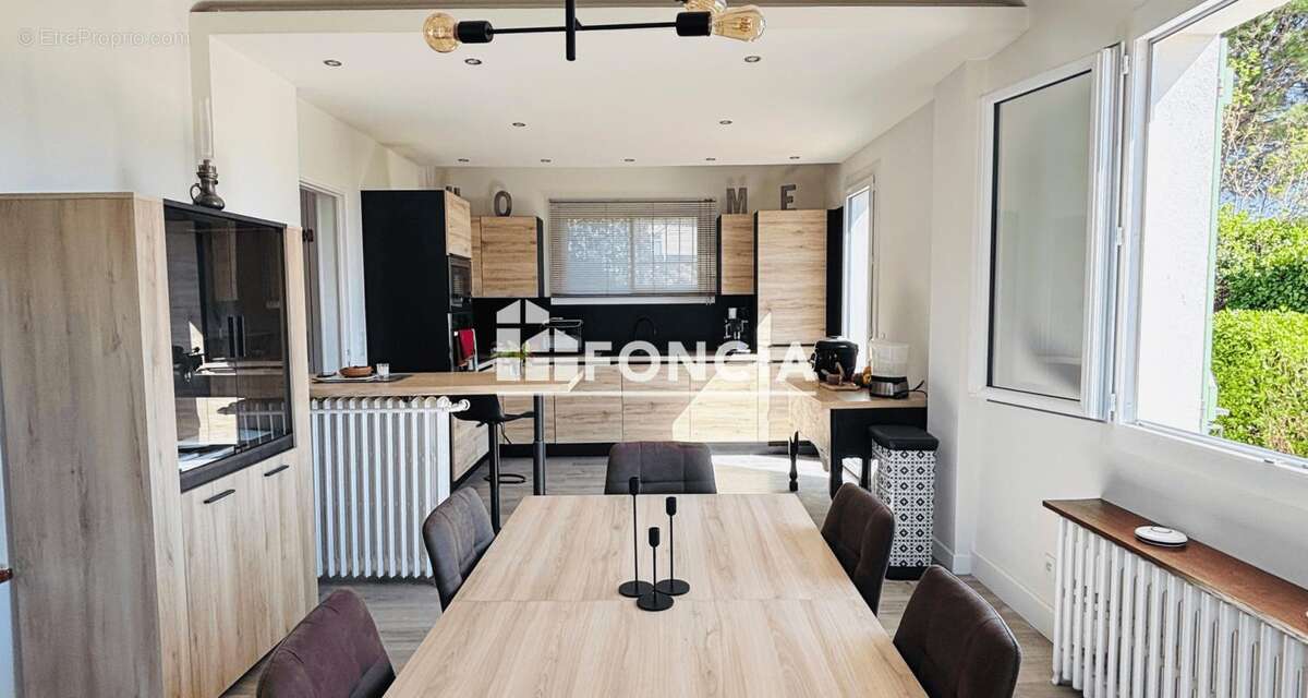 FAYENCE - Villa plain-pied rénovée 100m² + F1 indépendant - Idéal famille - photo 2