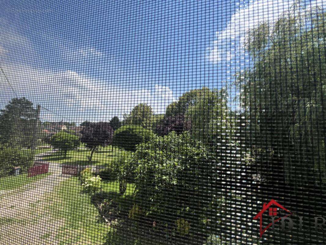 Maison à NEUVELLE-LES-VOISEY