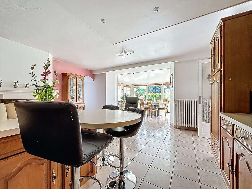 Maison à CONDE-SUR-VIRE