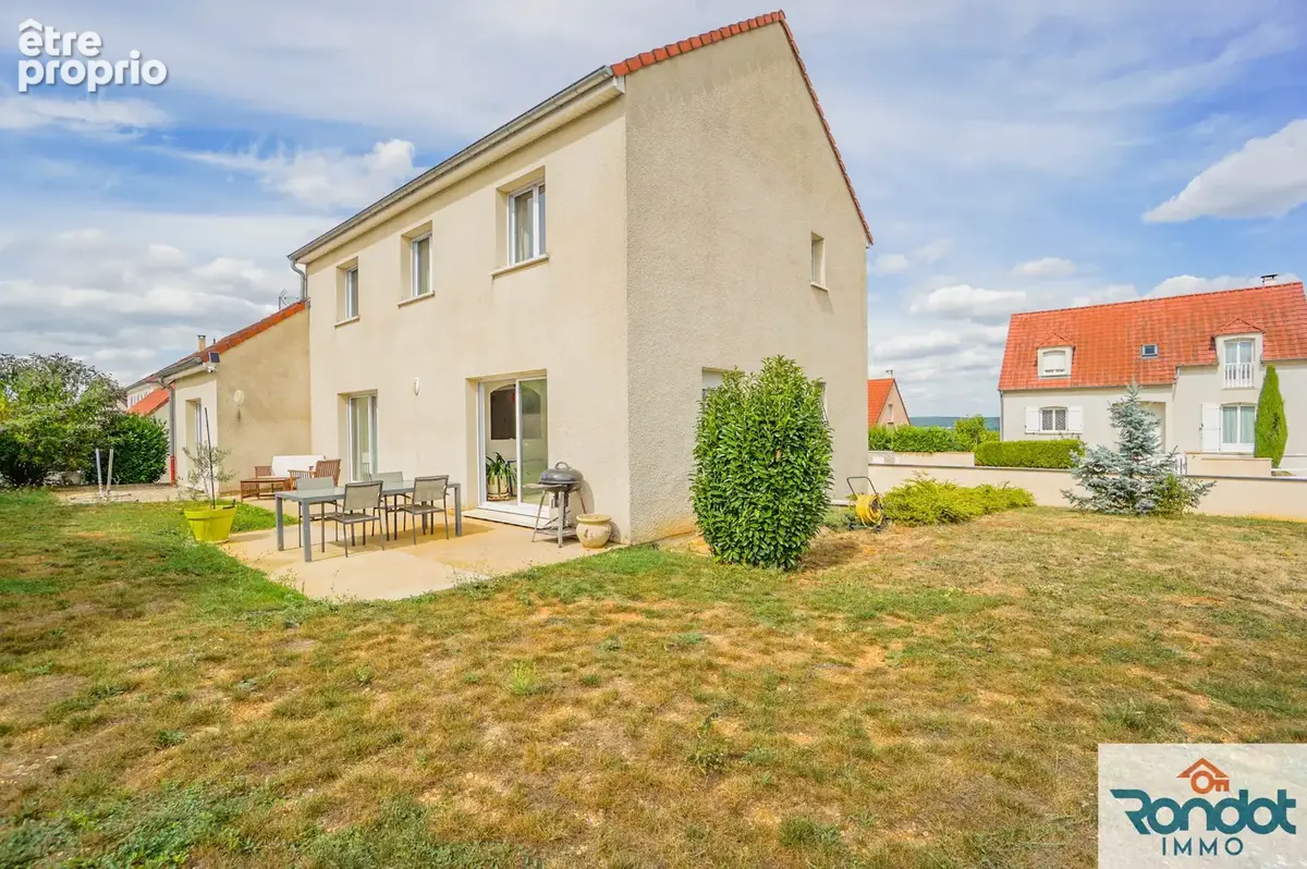 Maison à IS-SUR-TILLE