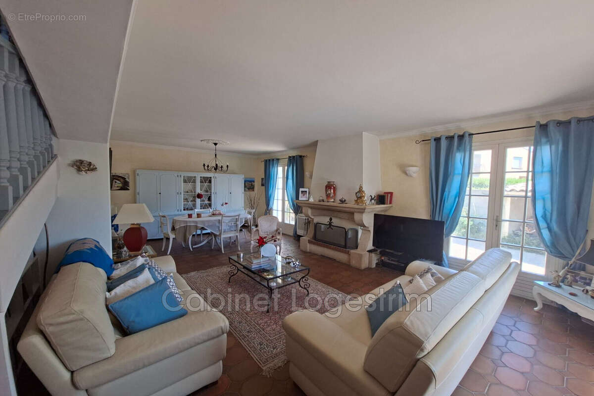 Maison 112 m² à Milhaud  - photo 4