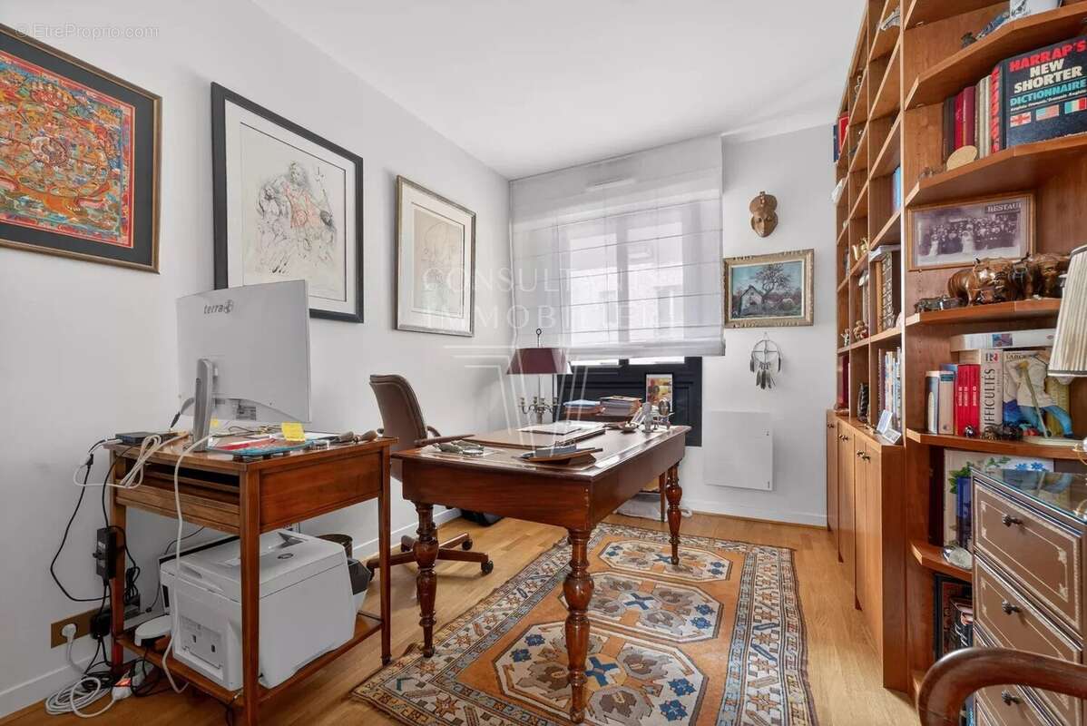 Appartement à NEUILLY-SUR-SEINE