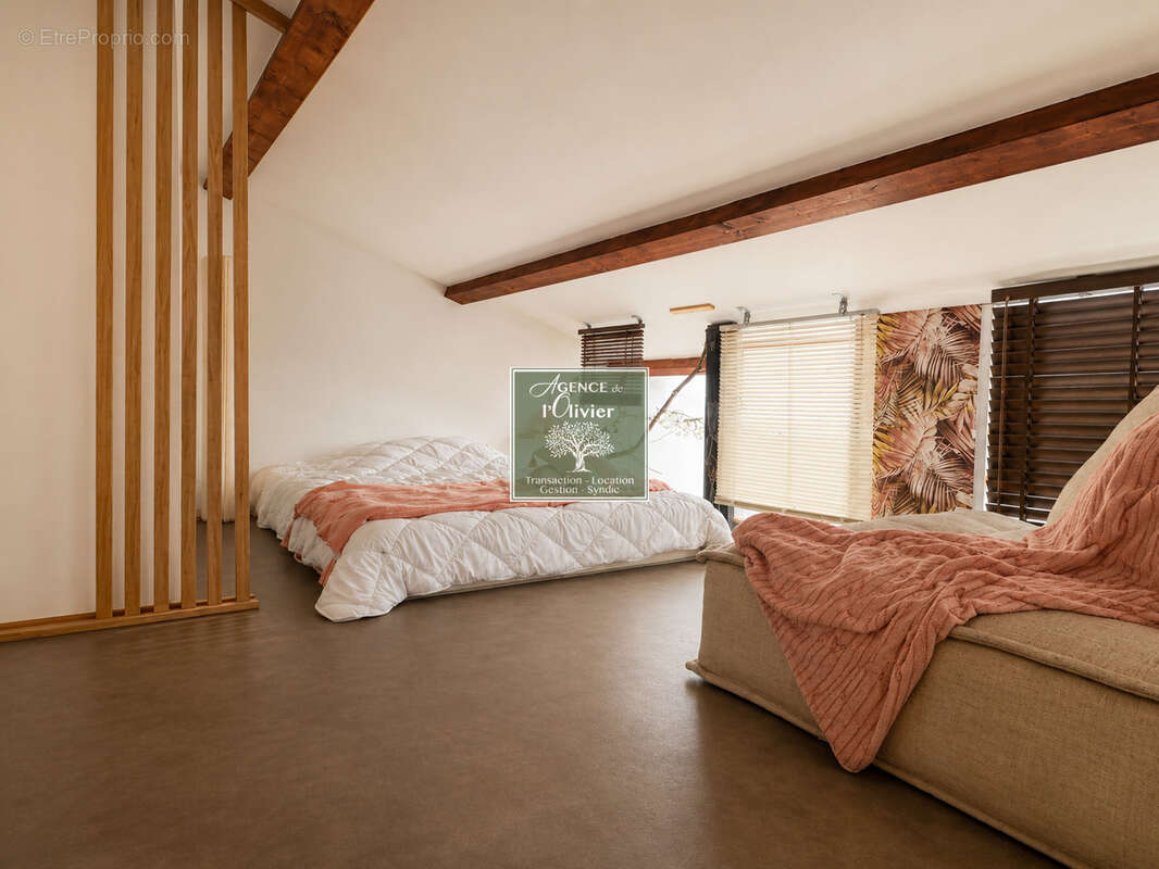 Loft d'architecte avec terrasse et parking en coeur de ville - photo 7