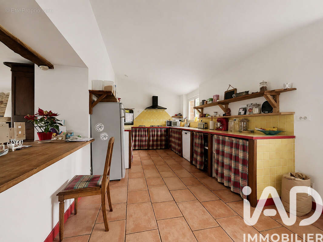Maison 200 m² à Saint-Martin-Des-Pres  - photo 5