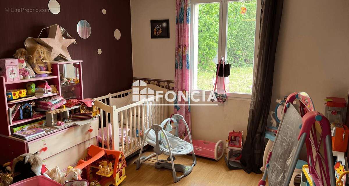 Maison à BONNIERES-SUR-SEINE