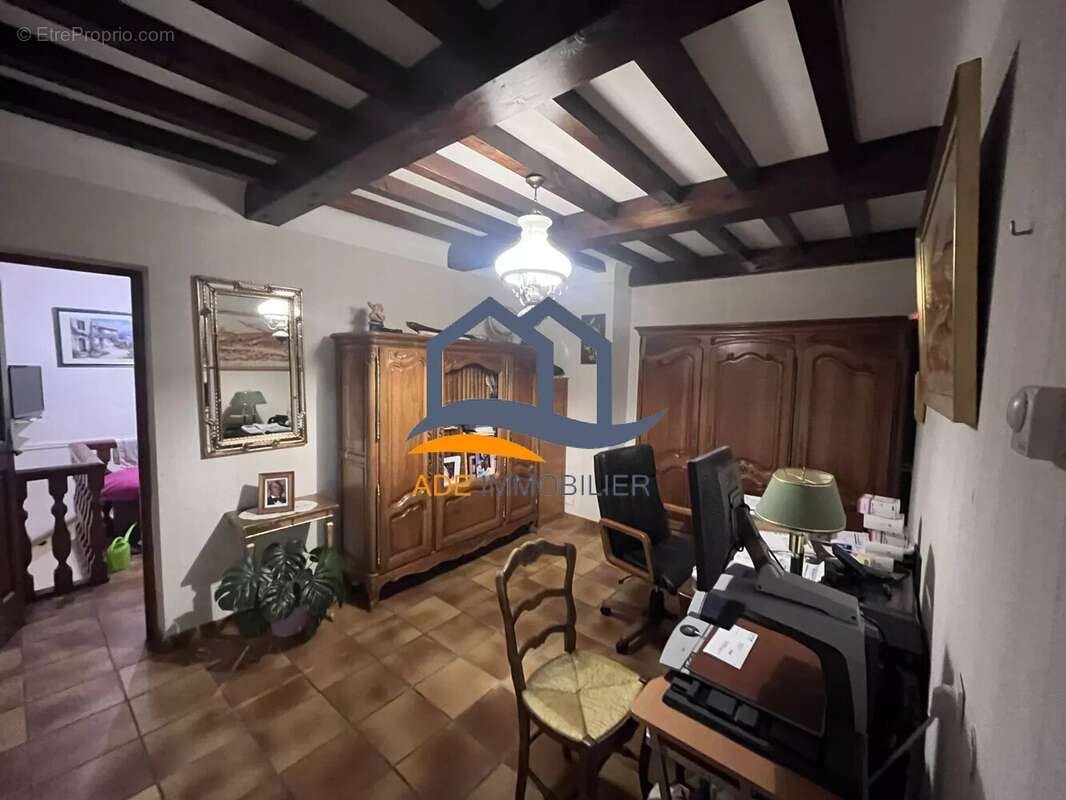 Maison à PEYROLLES-EN-PROVENCE