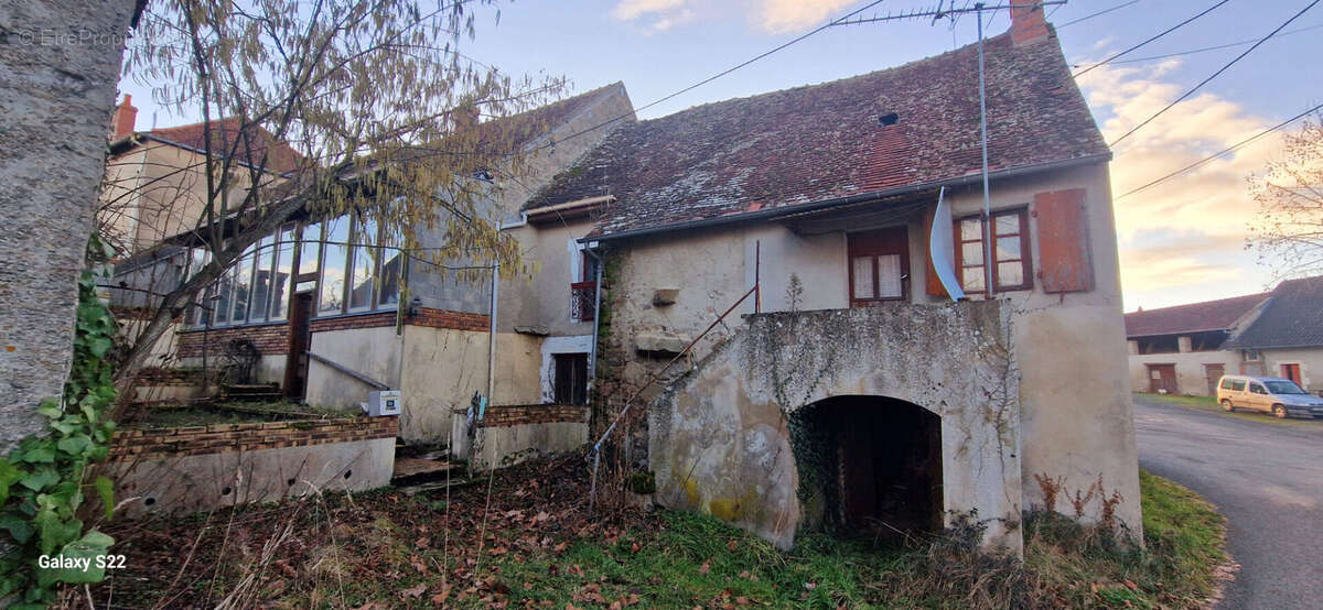Maison à HURIEL