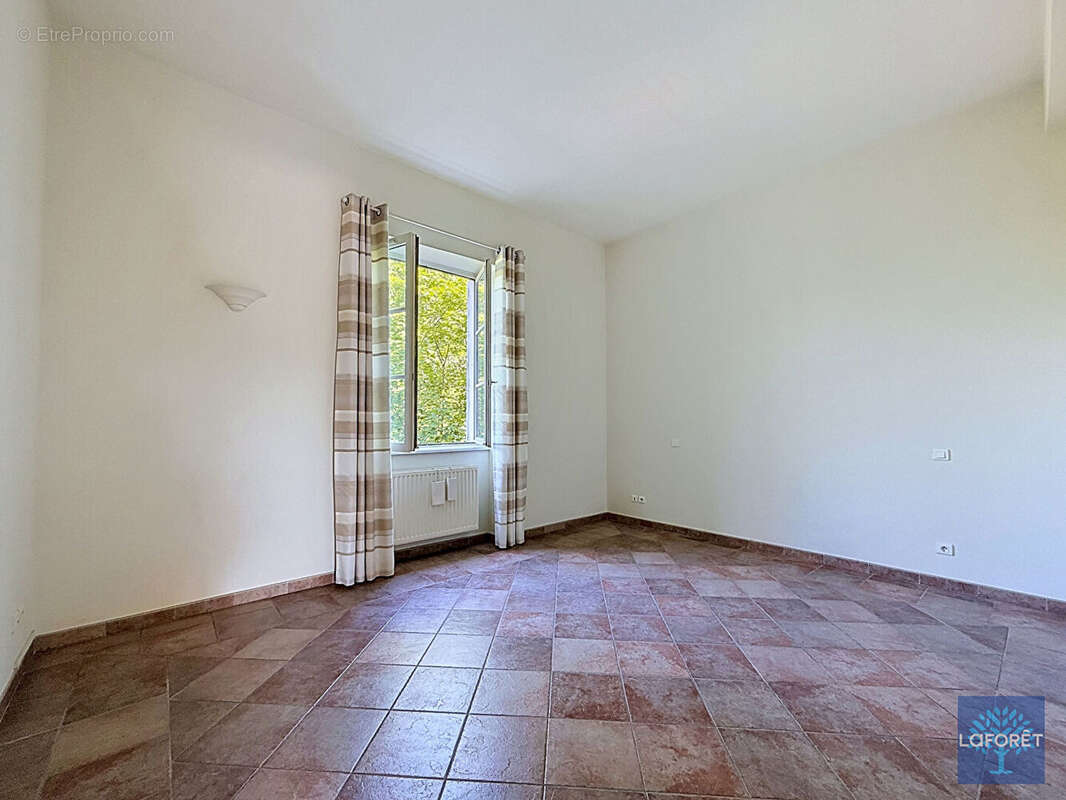 Appartement à SAINTE-FOY-LES-LYON