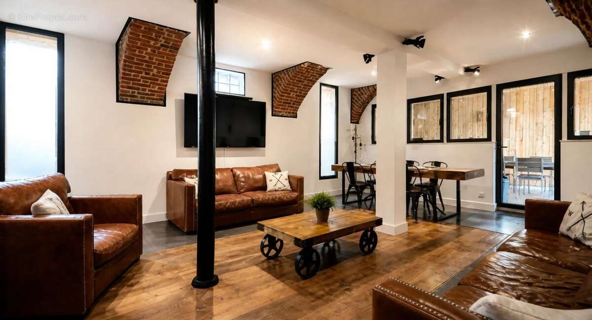 Maison de 5 pièces de 220 m² à Raismes - photo 5