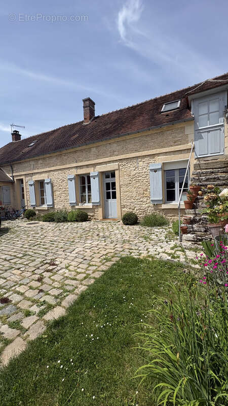 Maison à BURY
