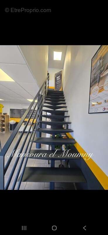 Local commercial moderne et cles en main (37) - photo 11