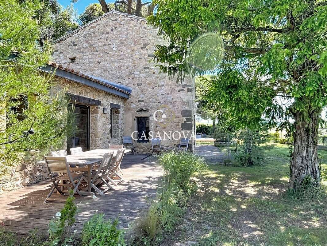 15 min de PEZENAS Magnifique mas rénové 300 m² habitables idéal pour chambres d'hôtes - photo 8