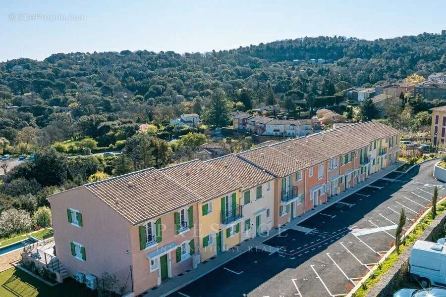 Maison à LA GARDE-FREINET
