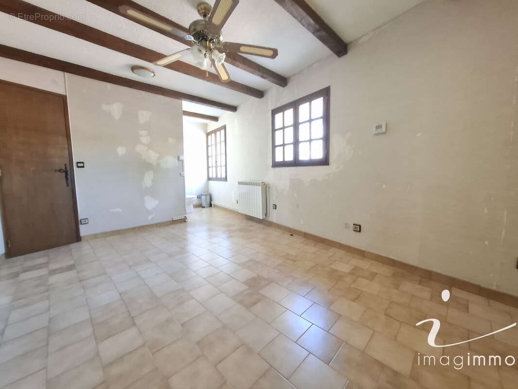 Rare maison de village de type 4 avec cours et garage de 60 m2 ! - photo 16