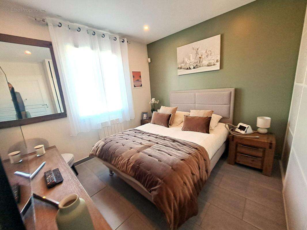 Maison à ROULLET-SAINT-ESTEPHE