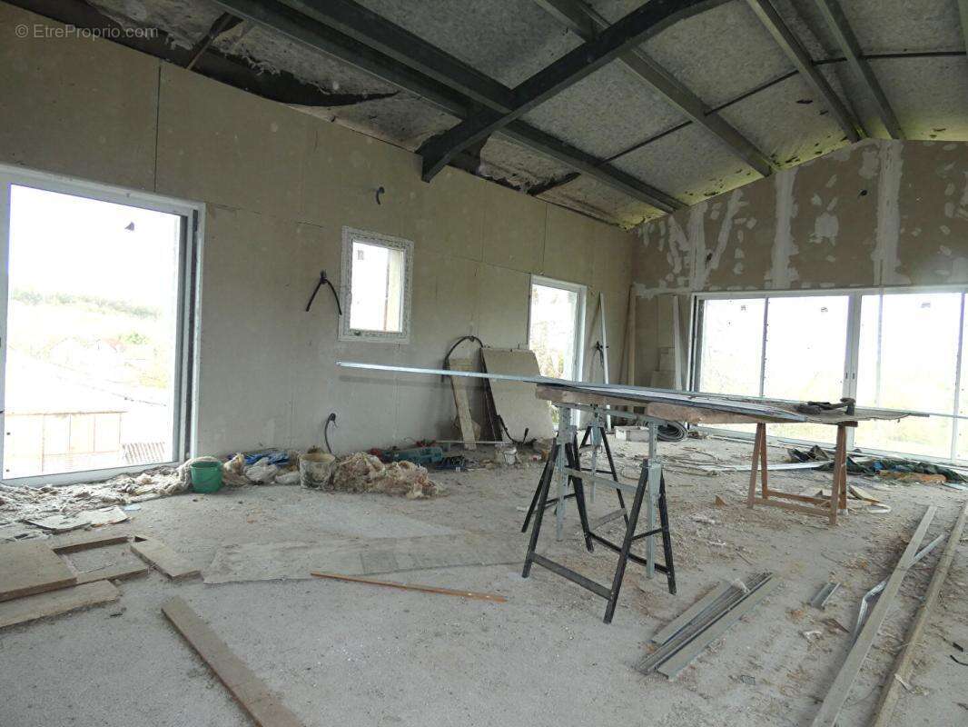 Maison A RENOVER 4 pièce(s) 130 m2 / terrain 1500m² - photo 9