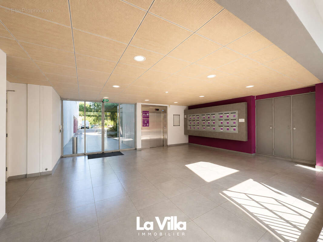 Local commercial Nimes 170 m2 - photo 10