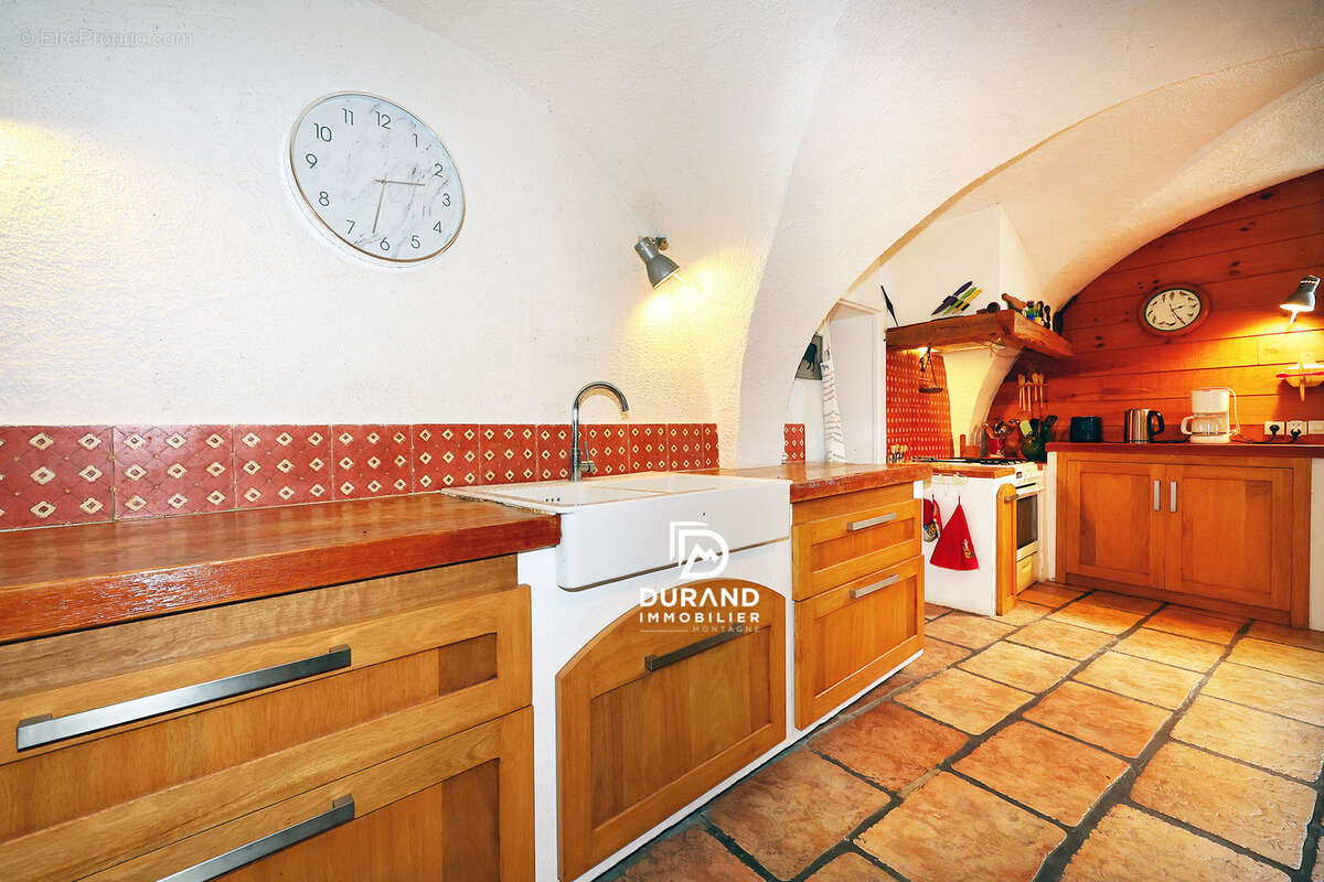 Rare à la vente   un véritable esprit de maison de famille - photo 4