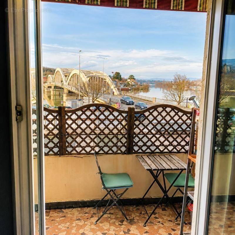 Appartement à NEUVILLE-SUR-SAONE
