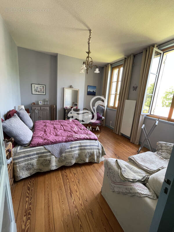 Maison à BELIN-BELIET