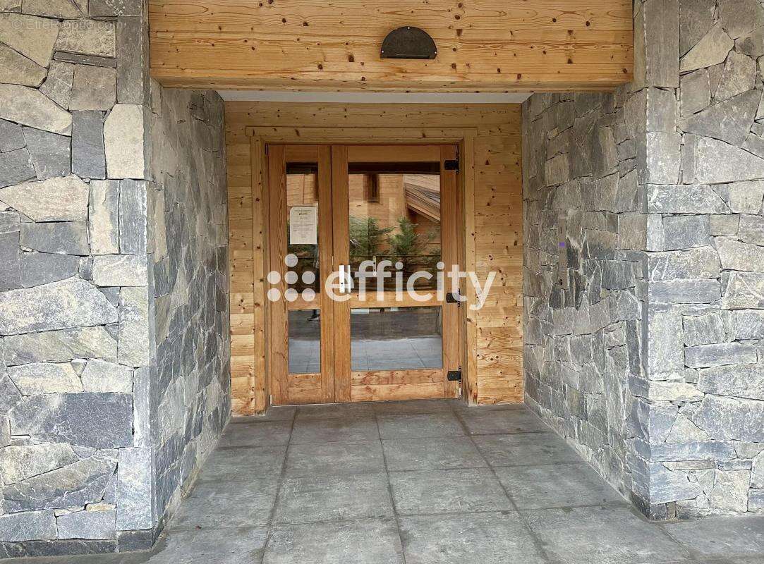 Appartement à SAINT-ETIENNE-DE-TINEE