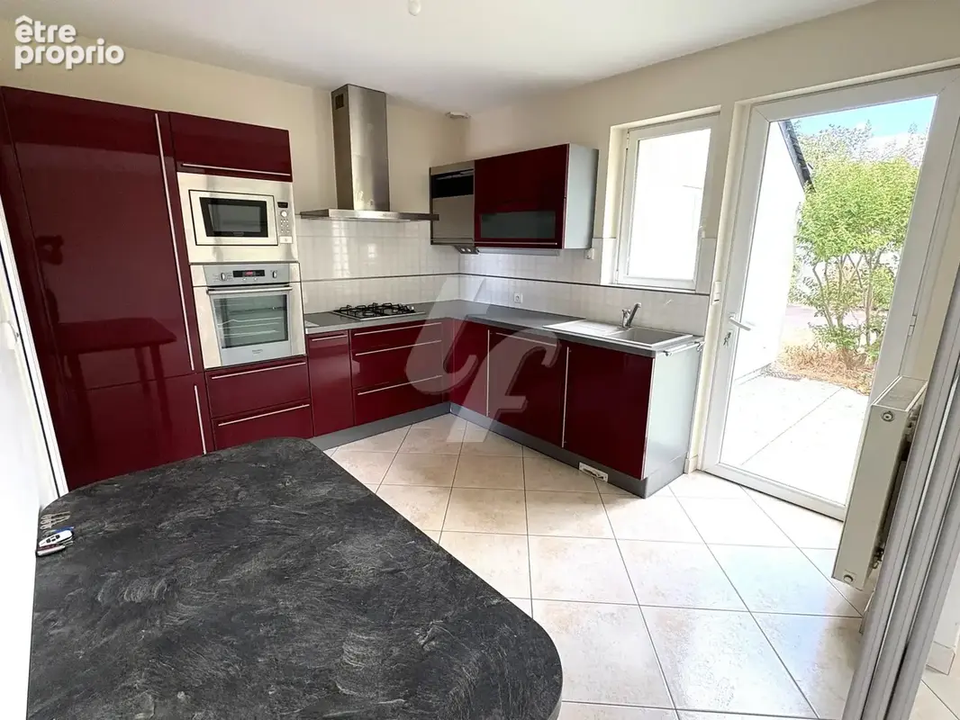 Maison 131 m² à Grandchamps-Des-Fontaines  - photo 6
