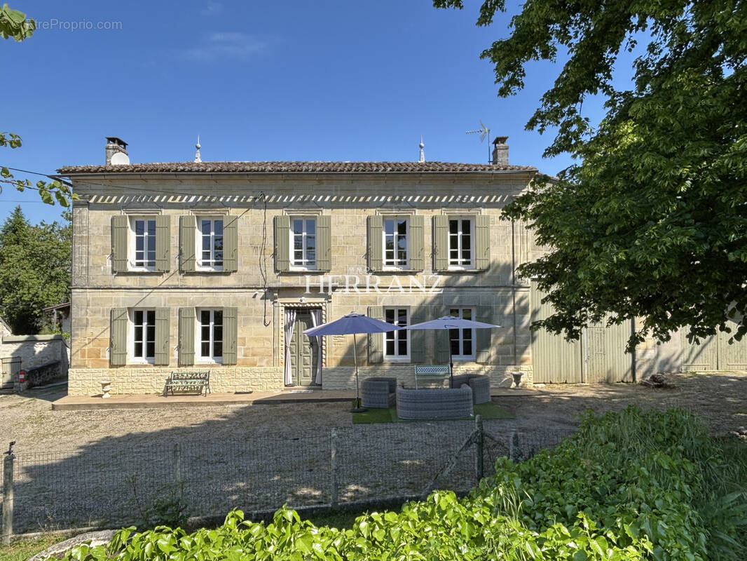 Maison à DARDENAC
