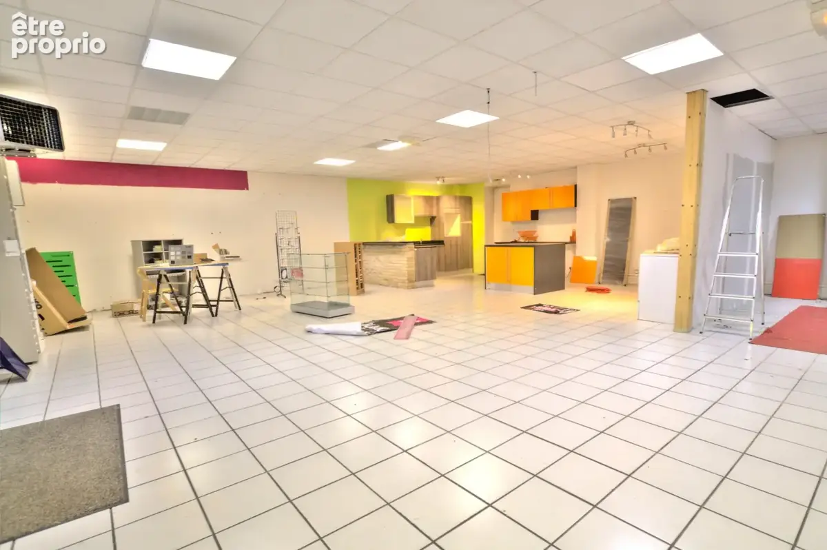 Photo Commerce à Bagneres-De-Luchon au prix de 320 000€