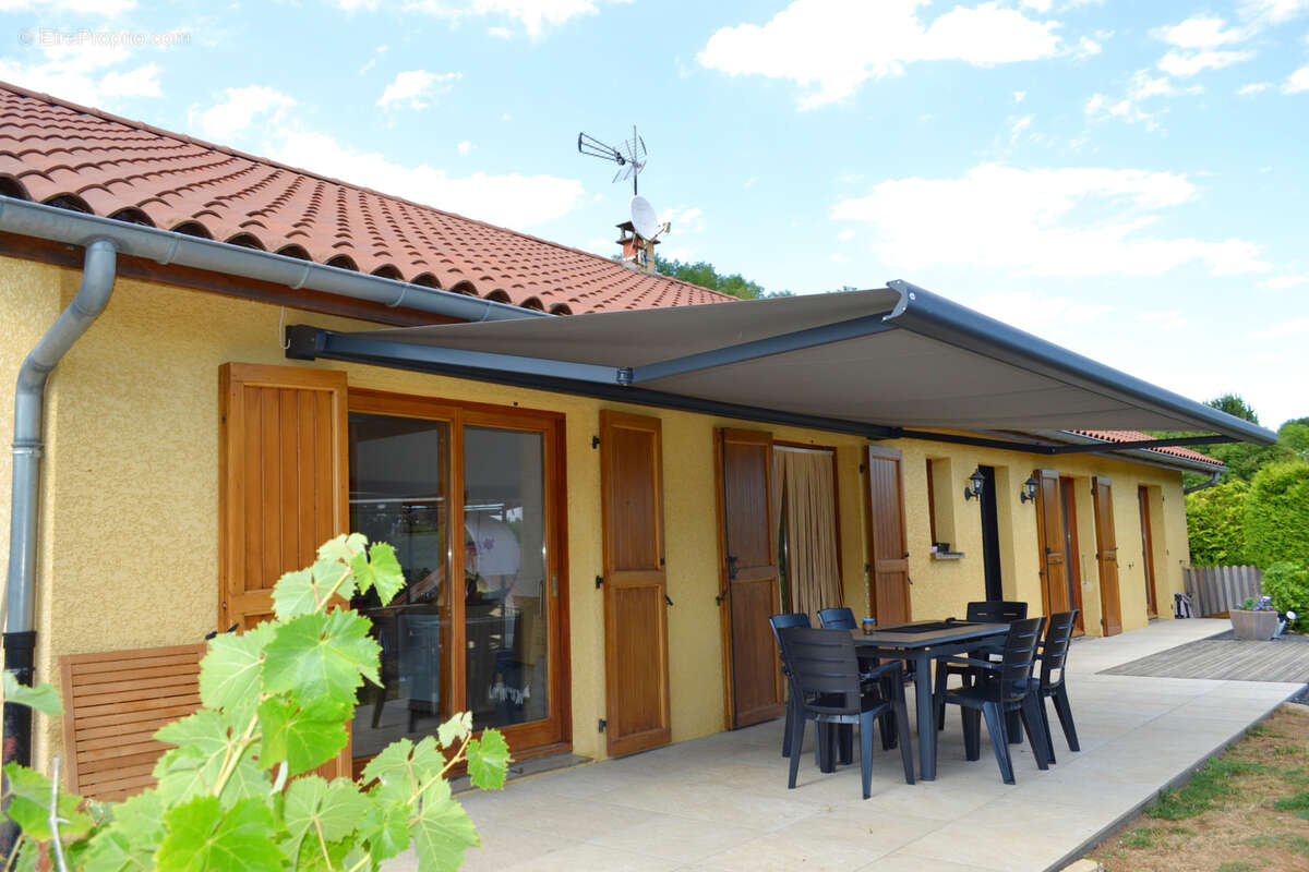 Maison T5 plain pied terrain 2500m2 - photo 2