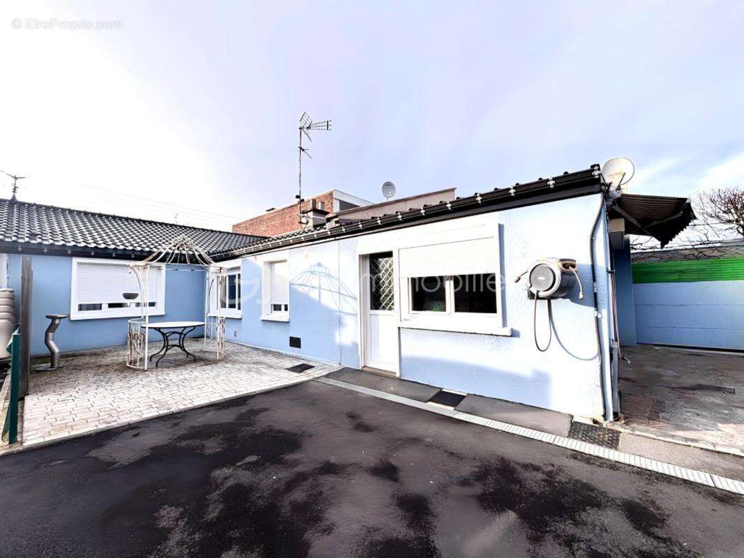 Maison à FAMARS