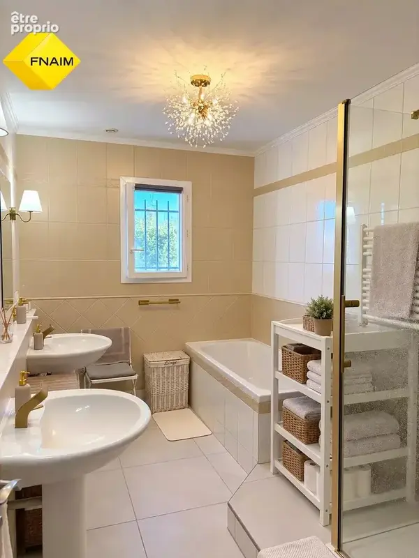 Maison 238m2 - 5 chambres - Piscine - Terrain 1000m2 - photo 7