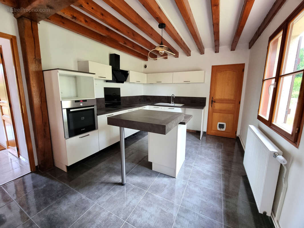 Maison à VAUX-LE-PENIL