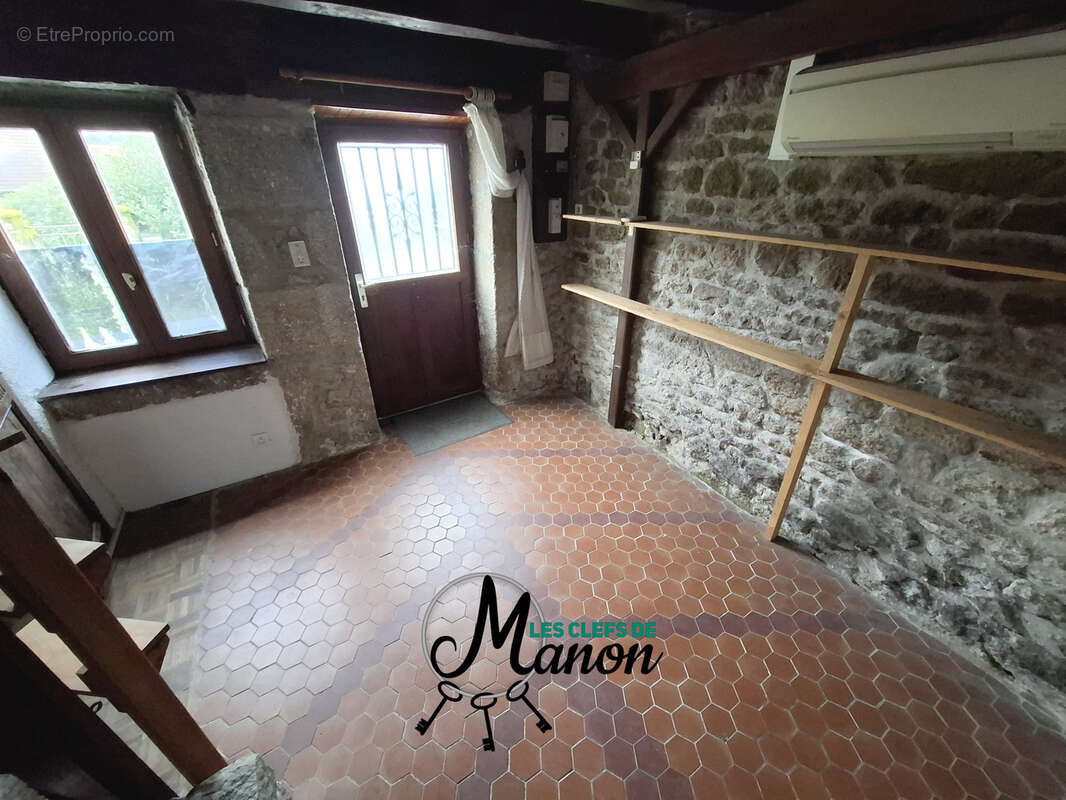 Maison à SAINT-LEGER-LA-MONTAGNE