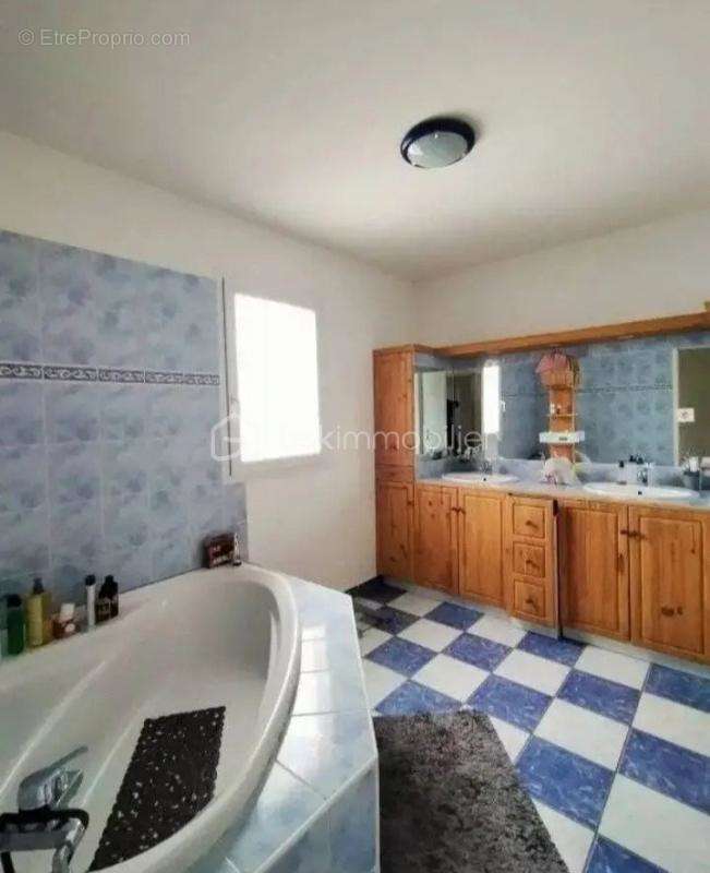 Maison à LA PACAUDIERE