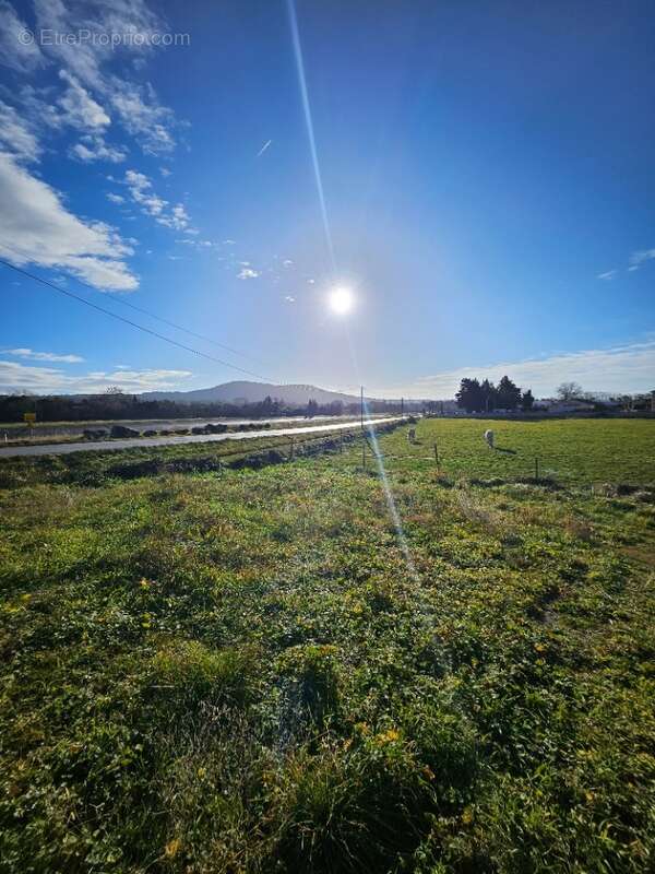 Terrain à MALLEMORT