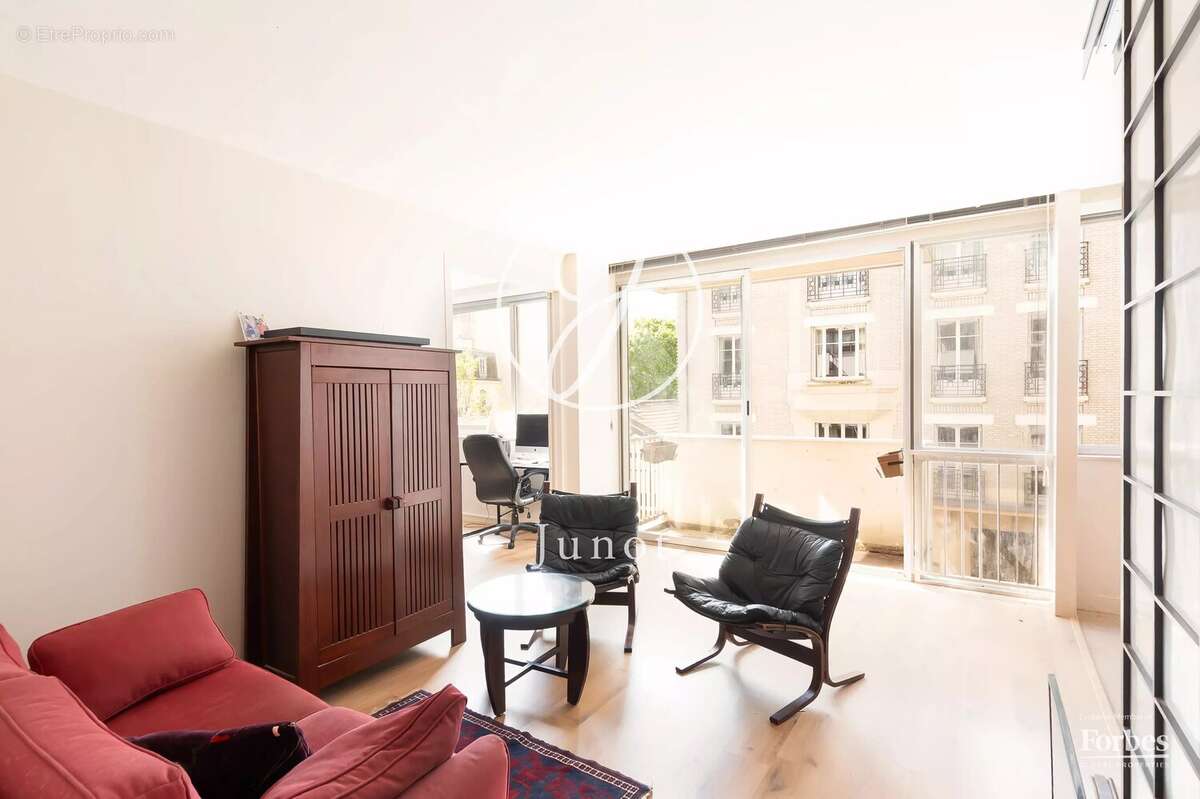Paris 16e - RAFFET / JASMIN - Appartement - 2 pièces - 45,17m² Carrez - 1 chambre - Balcon - photo 3