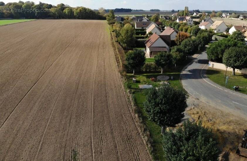 Terrain à AVIRON