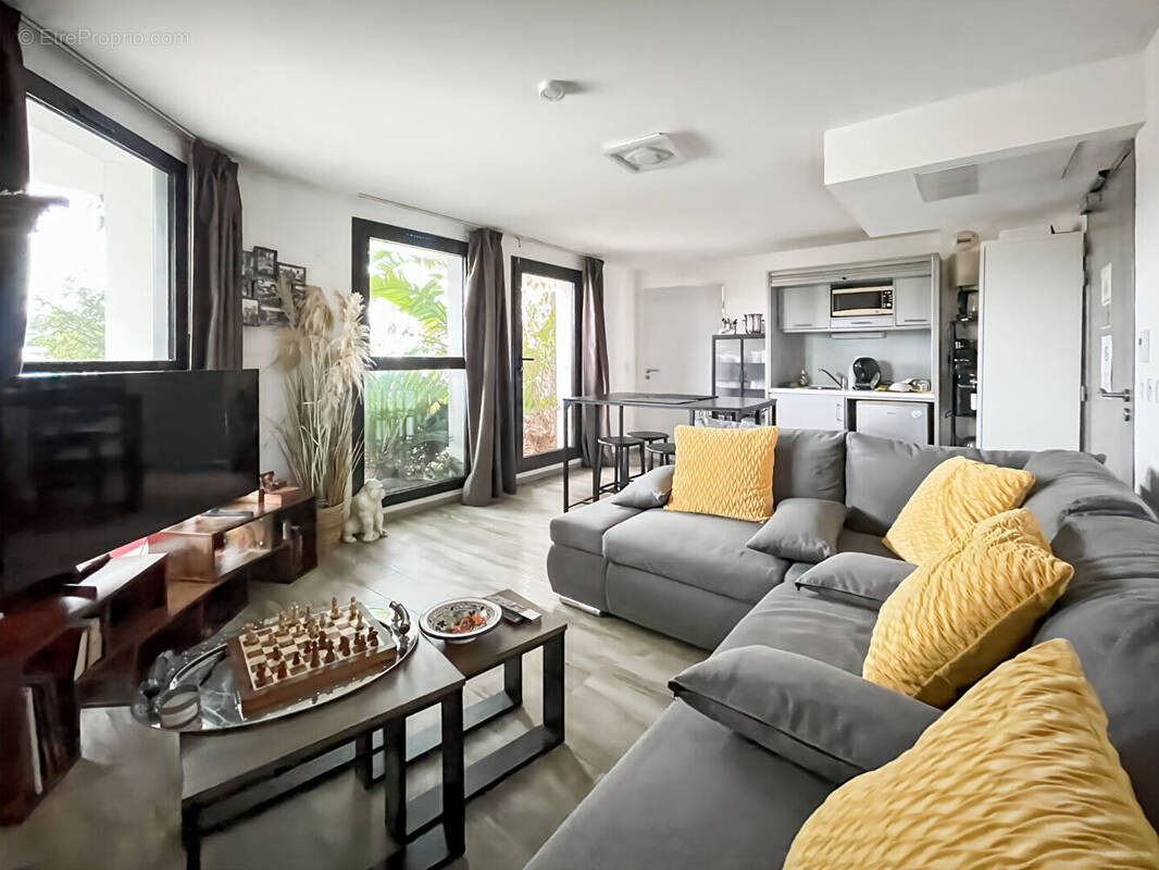 Appartement à CARRY-LE-ROUET