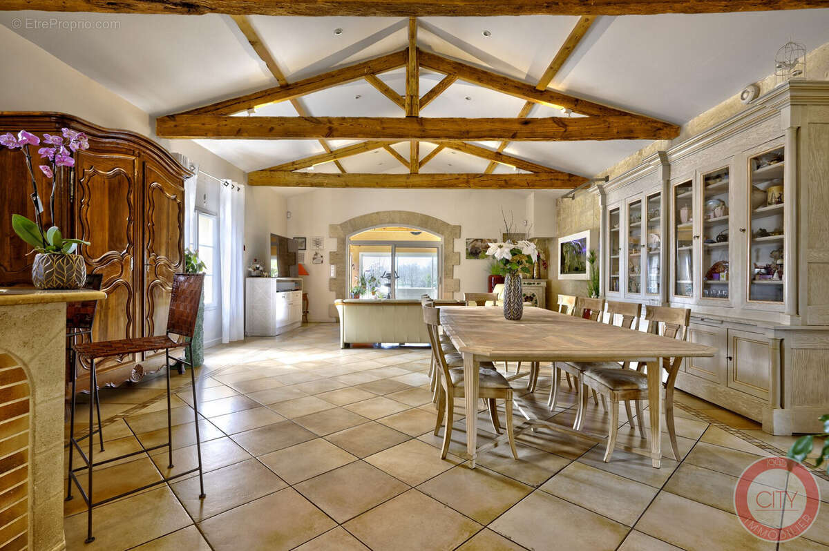 Maison à AMBARES-ET-LAGRAVE