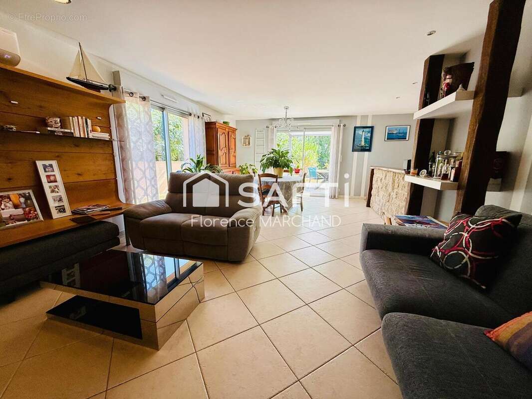 Maison 133 m² à Bessines  - photo 4