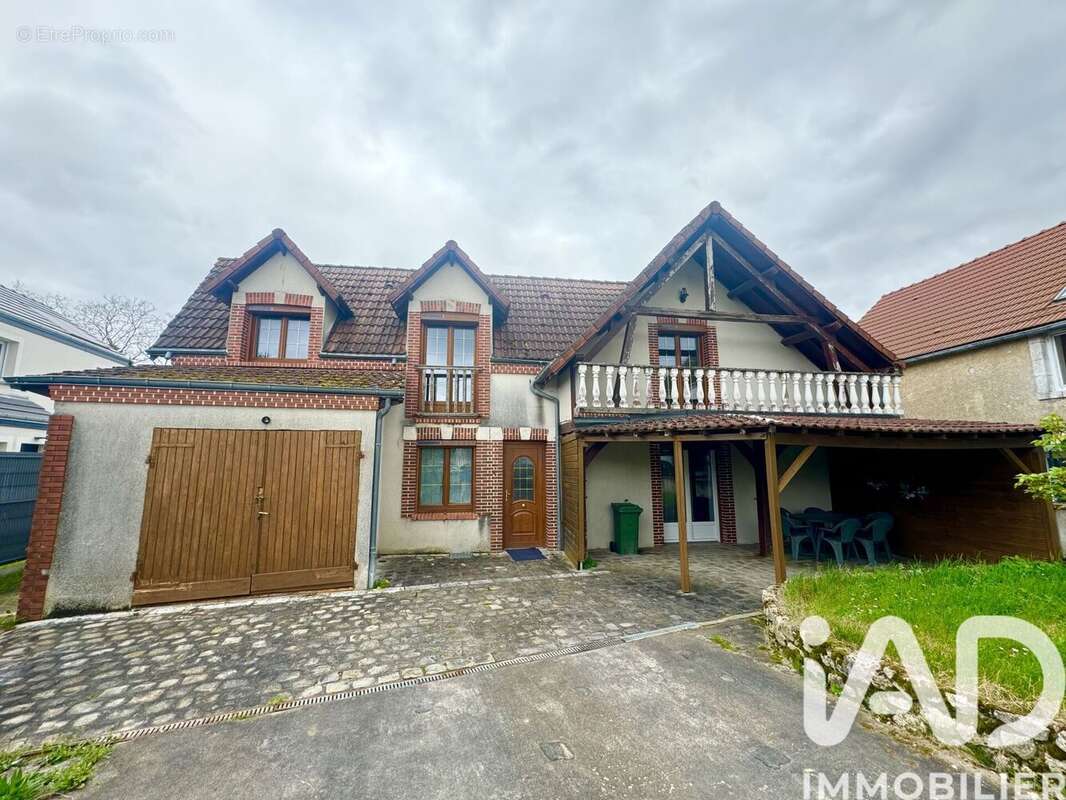 Photo 4 - Maison à LA CHAPELLE-SAINT-MESMIN