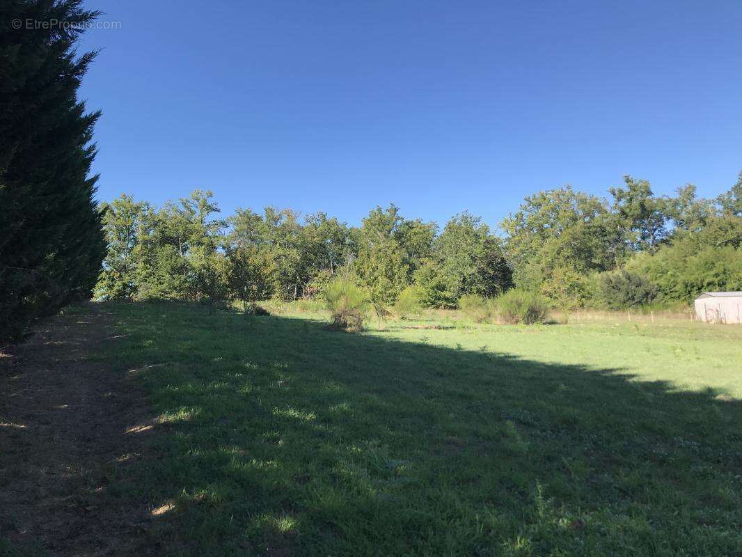 Terrain à GROLEJAC