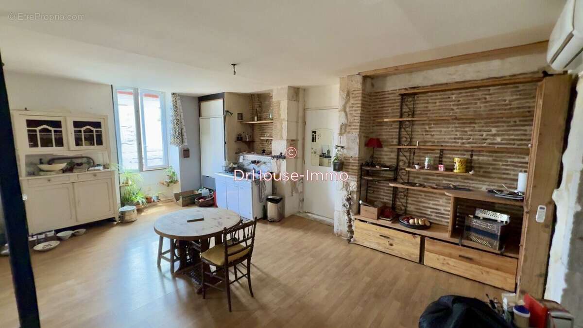 Appartement 84 m² à Puy-L'eveque  - photo 8