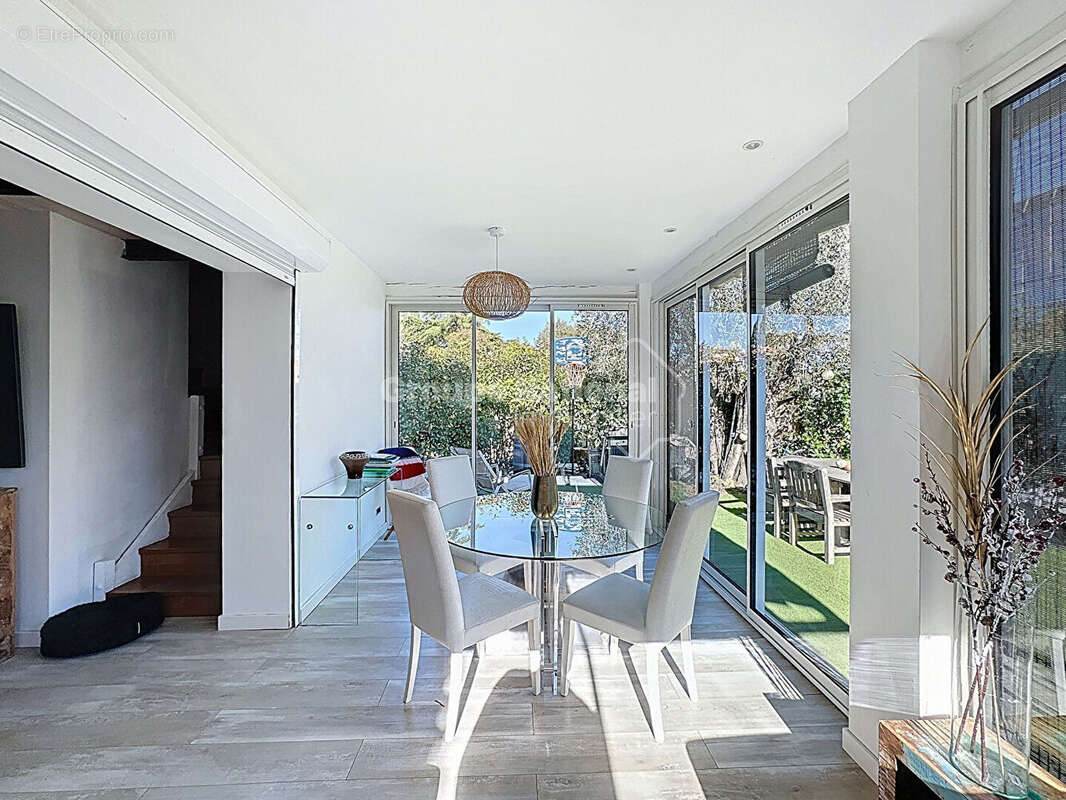 Maison à MANDELIEU-LA-NAPOULE