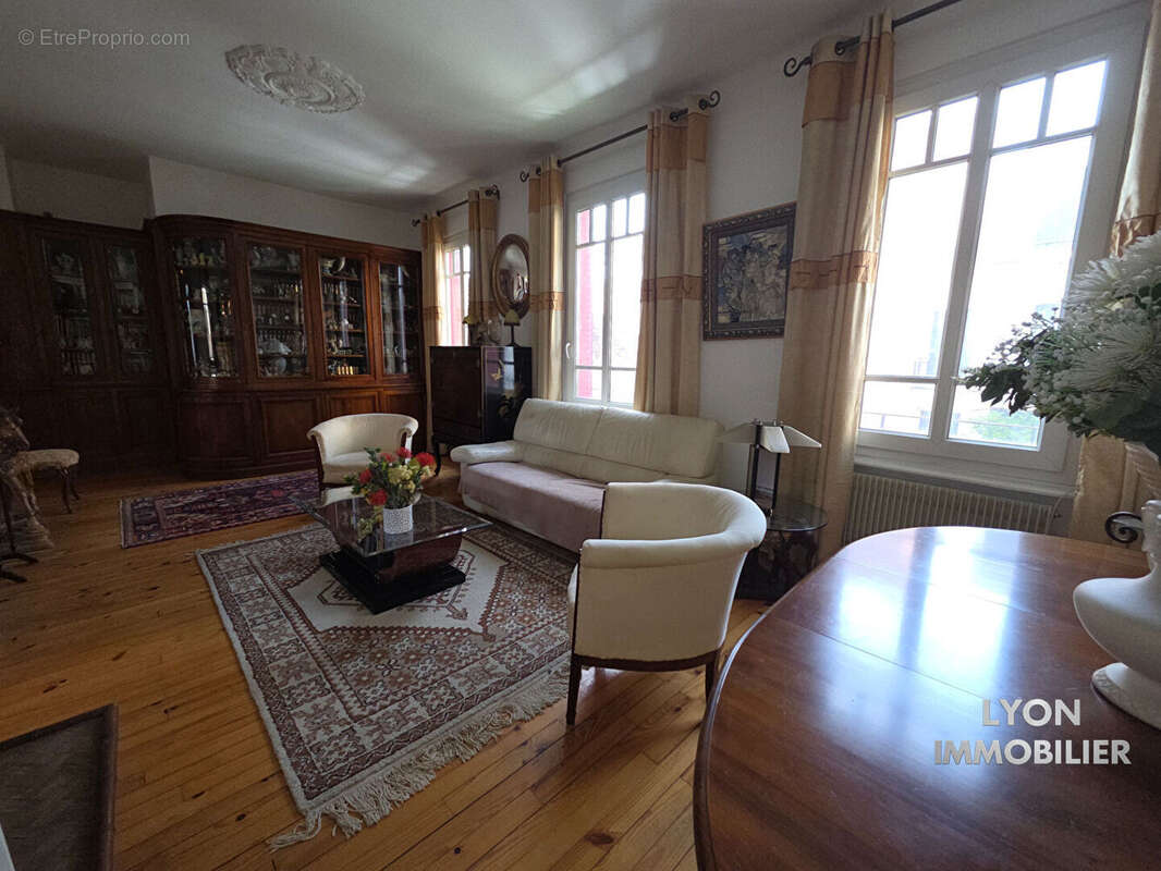 Maison à LYON-8E