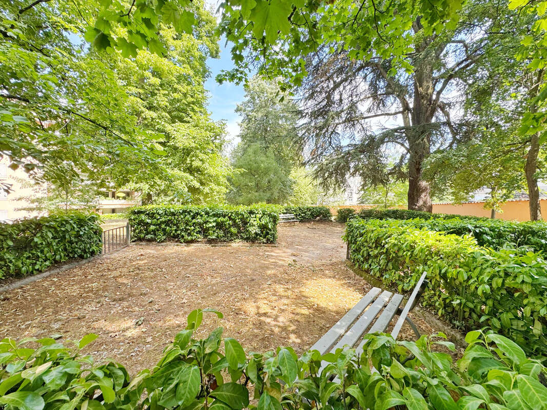 Appartement à SAINT-GENIS-LAVAL