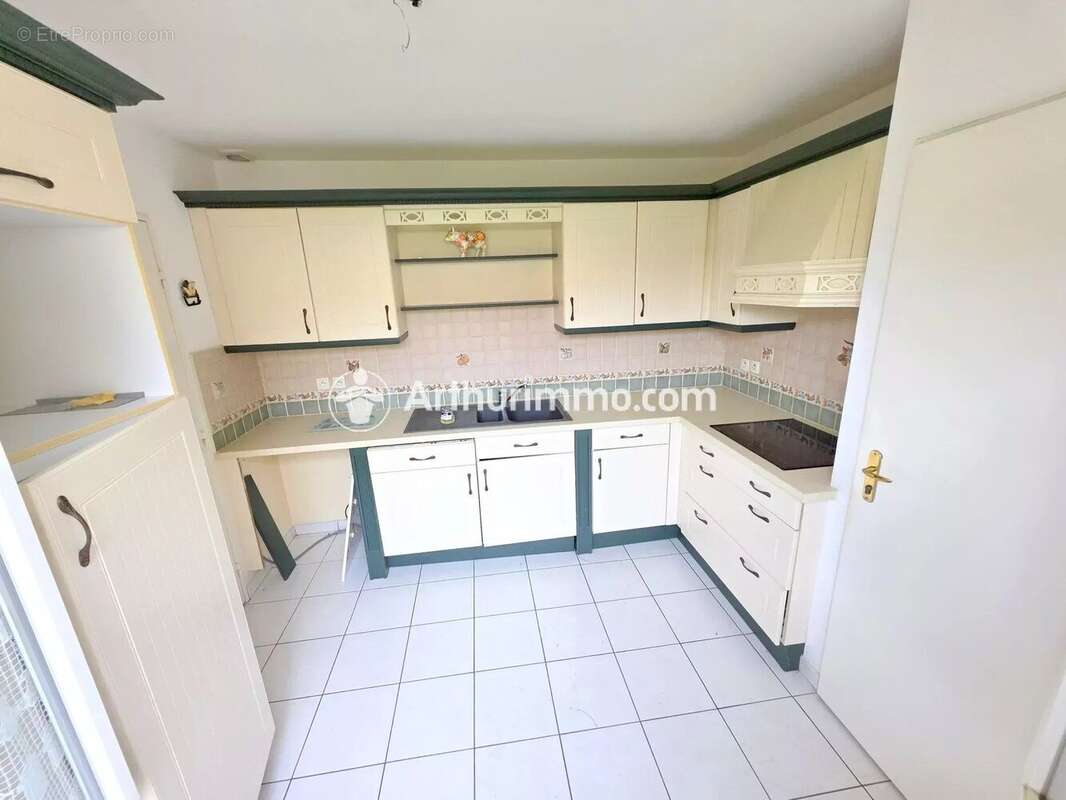 Maison à SAVIGNY-LE-TEMPLE