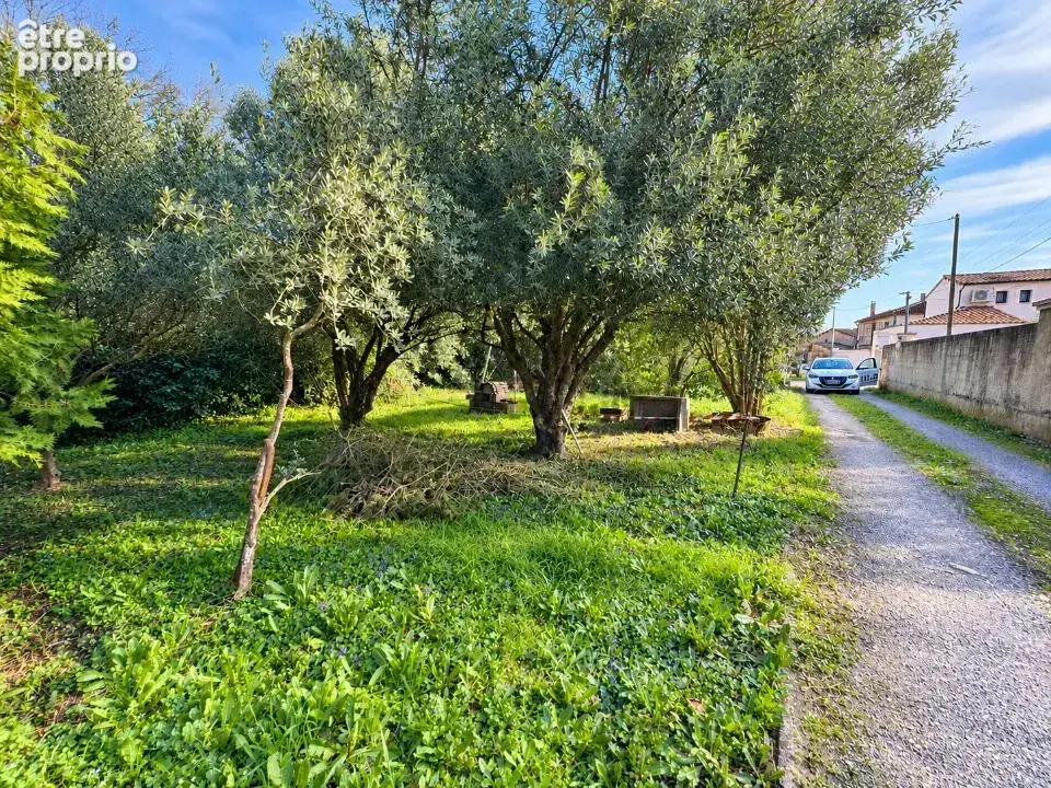 Photo Terrain à Orange au prix de 72 000€