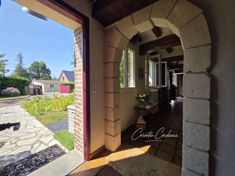 Maison de caractère en brique et silex – XIXe siècle – Environ 193 m² habitables – Terrain de 3 200 m² - photo 6